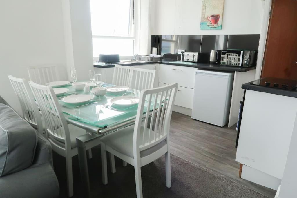 Apartment Farina No8, 3 Bedroom Sea View Sleeping 7 Guests *