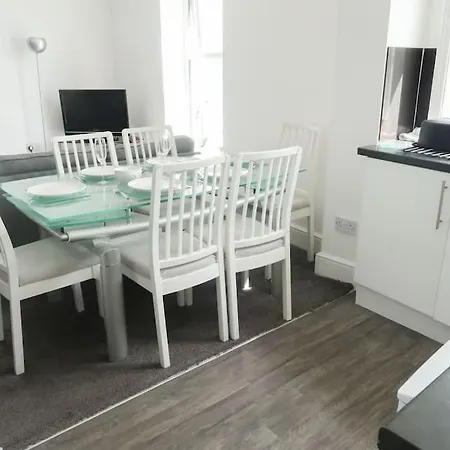 Farina No8, 3 Bedroom Sea View Apartment Sleeping 7 Guests Bridlington Exterior photo