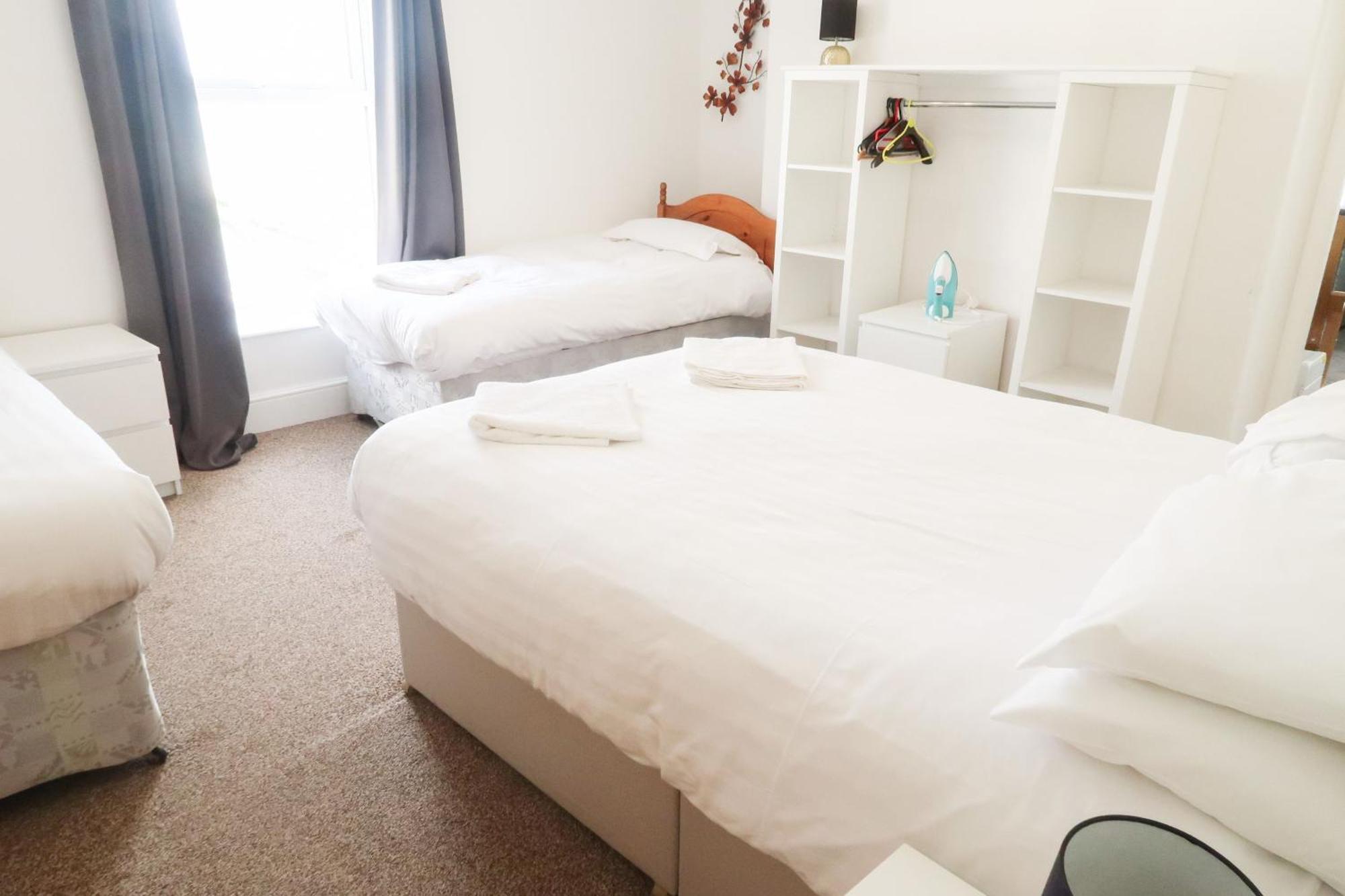 Farina No8, 3 Bedroom Sea View Sleeping 7 Guests *